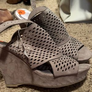 Wedge shoes